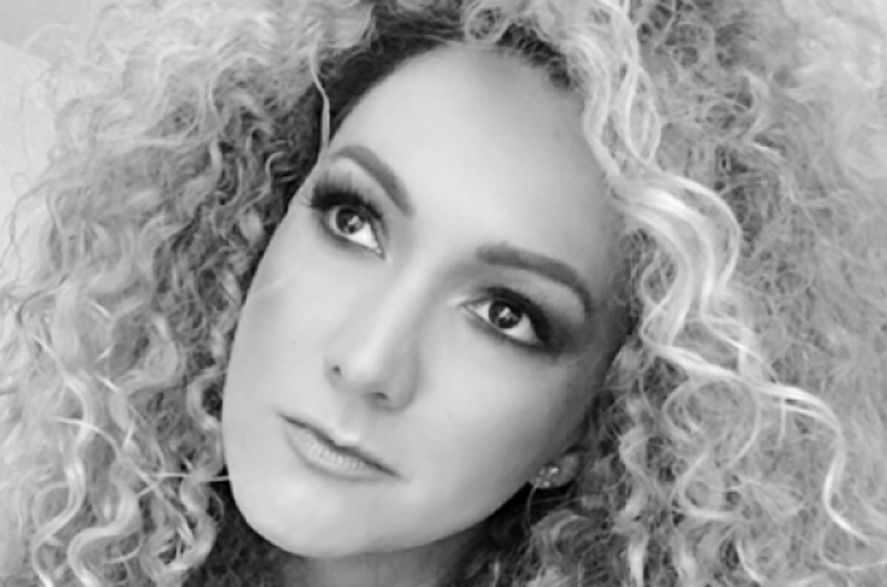 Compositora Erika Ender, asombrada del éxito mundial de su tema 