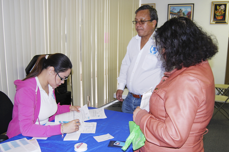 Cónsul de Guatemala invita a sus connacionales a estar informados