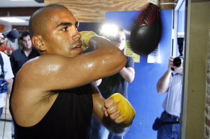 Boxeador Carlos Molina perdió ante dominicano Carlos Adames