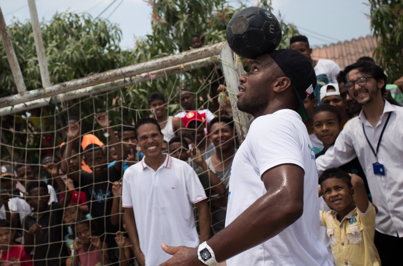 Futbolista Didier Drogba llega a Colombia 