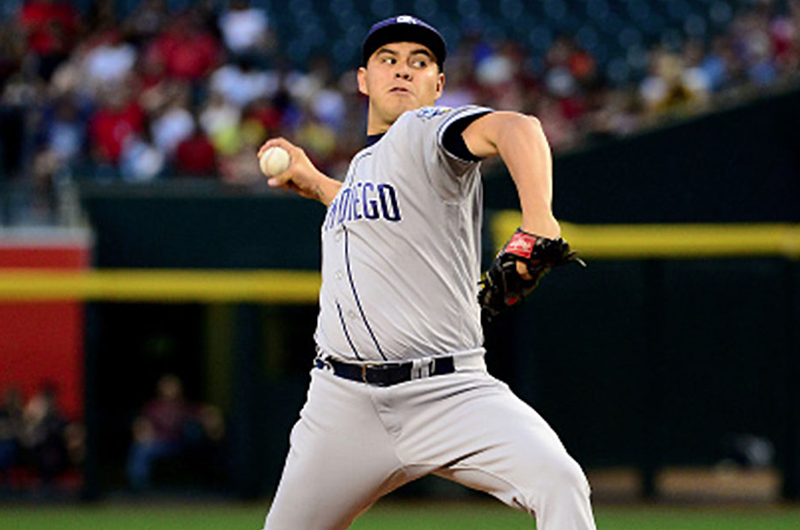 Pitcher mexicano César Vargas logra 