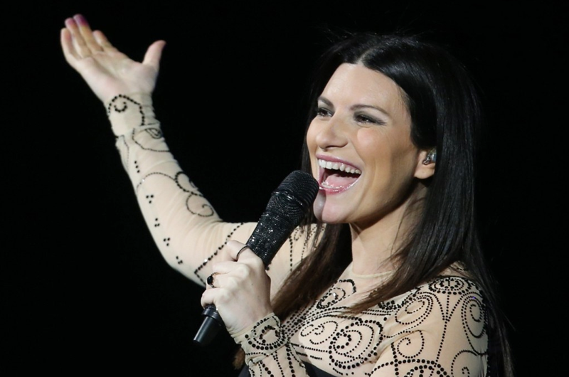 Laura Pausini y Luis Adrián dedican premio a damnificados por sismos