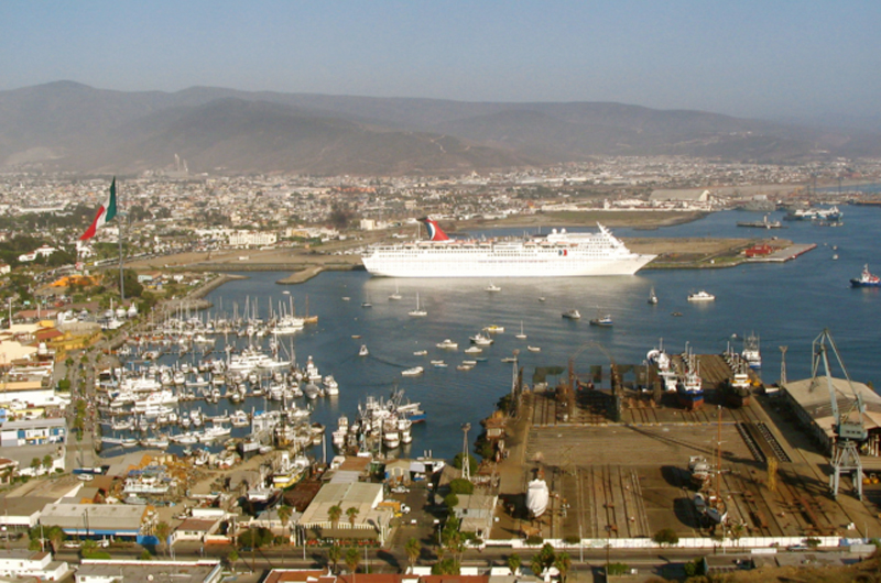 Lo de aquí... lo de allá:  Ensenada