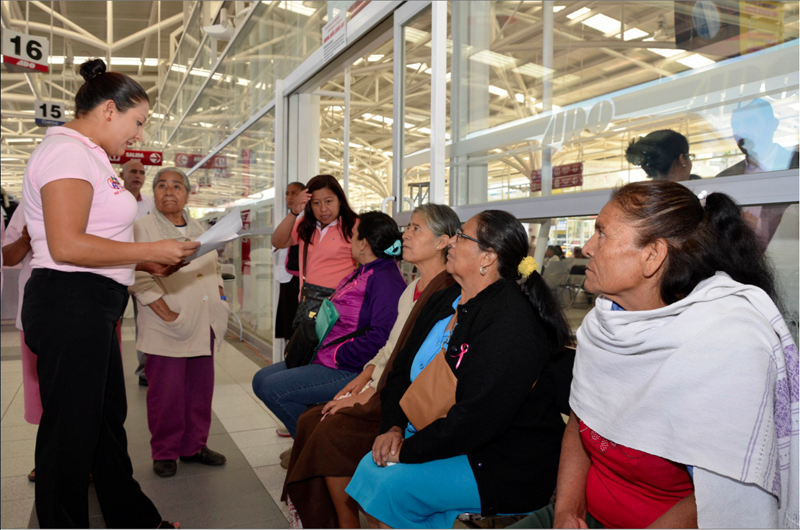 Mujeres oaxaqueñas reconstruyen sus viviendas dañadas por sismos