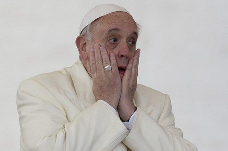 Papa recibirá a obispos, tras cita con víctimas chilenas de abusos