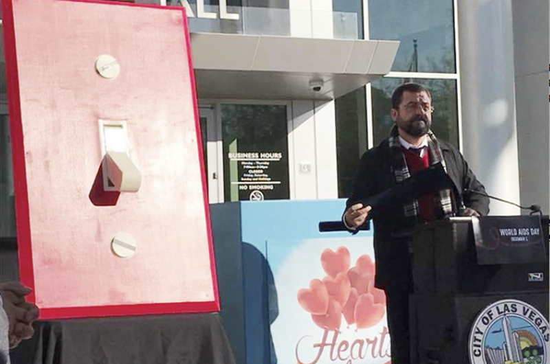 Se vistió de rojo Las Vegas para celebrar el Día Mundial contra el SIDA