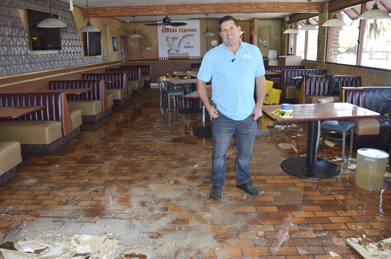 Causó la lluvia daños estructurales a restaurante local
