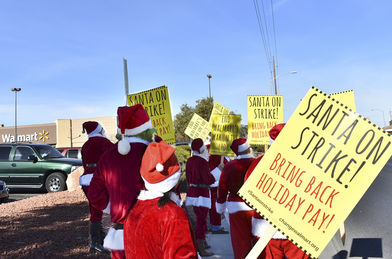 Protestaron empleados frente a tienda Walmart