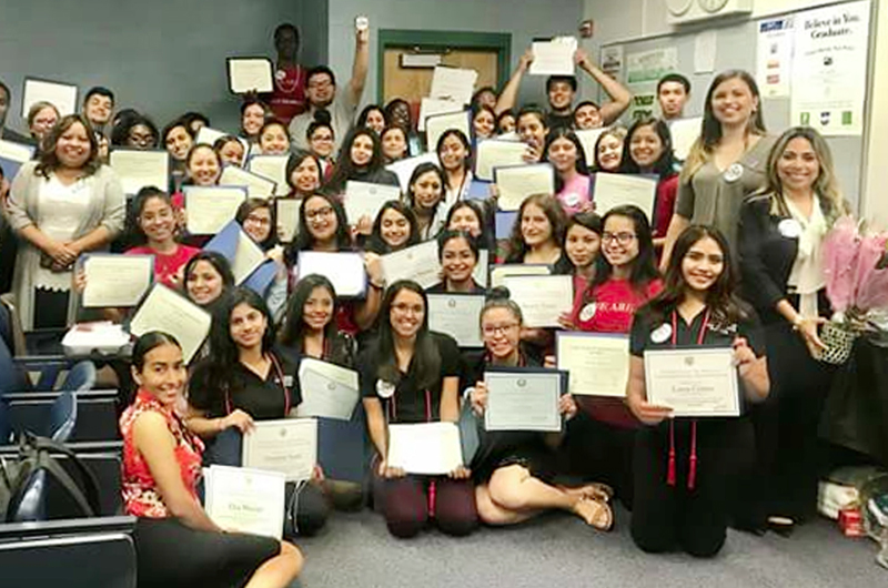 Reconocen a estudiantes de la Canyon Spring High School