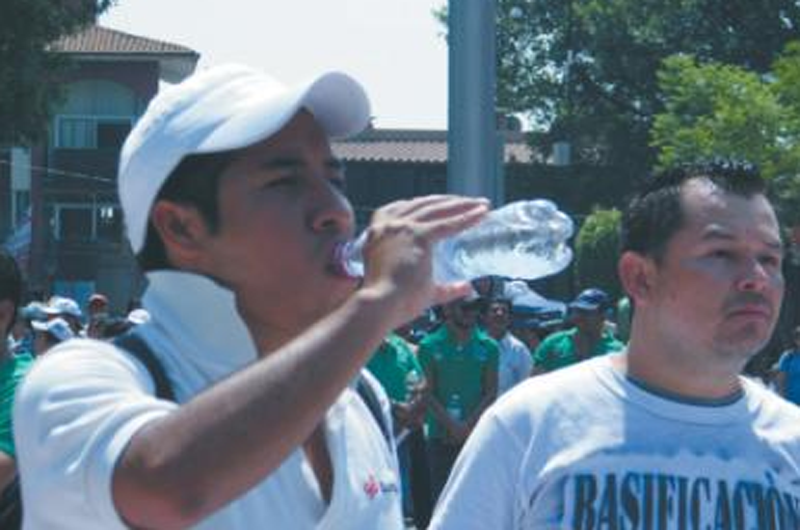 Hidratarse, acción necesaria para evitar golpe de calor