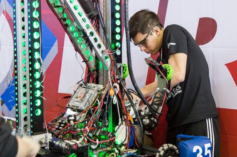 Universitarios de Guadalajara destacan en mundial de robótica