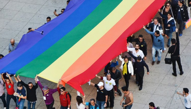 Activistas LGBT repudian veto de Trump a transexuales en Fuerzas Armadas