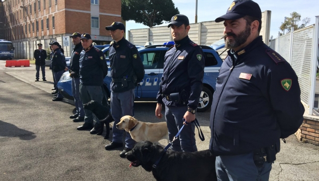 Policía italiana arresta a somalí que torturaba a inmigrantes