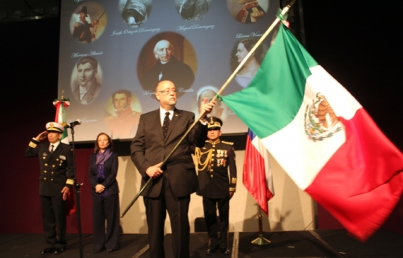 En ceremonia del Grito en Chile, México recibe solidaridad por sismo