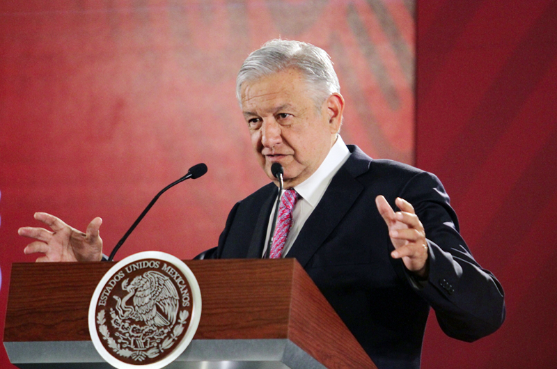 Niega López Obrador contradicción en política migratoria