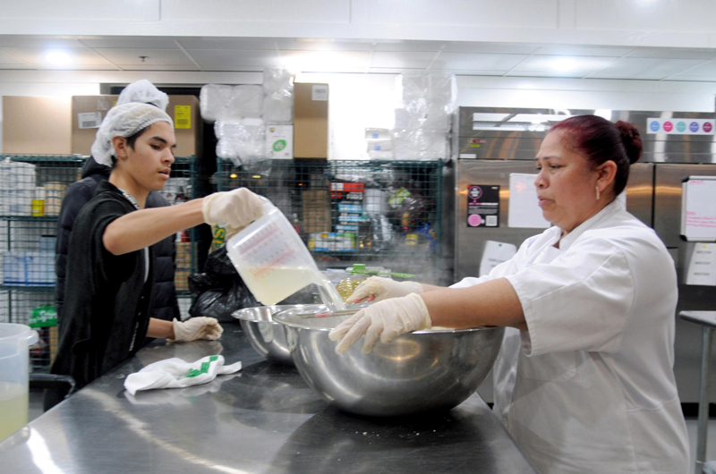 Mexicana llega con sus tamales japoneses e indios al Super Bowl